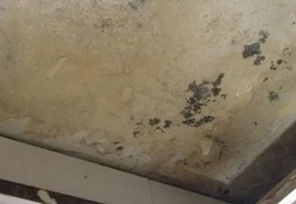 衡南阳台漏水维修公司分享下衡南卫生间渗水维修需要注意哪些问题。